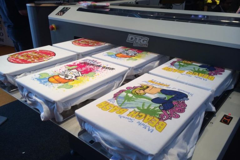 Kaos Sablon dengan Elemen Humor