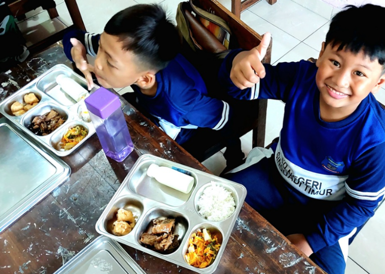 Monitoring Distribusi Makanan Balita Bergizi yang Cermat