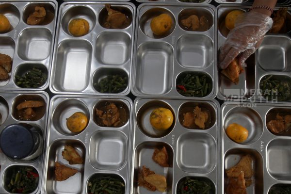 Evaluasi Mingguan Mutu Makanan untuk Standar Kualitas Evaluasi Mingguan Mutu Makanan untuk Standar Kualitas