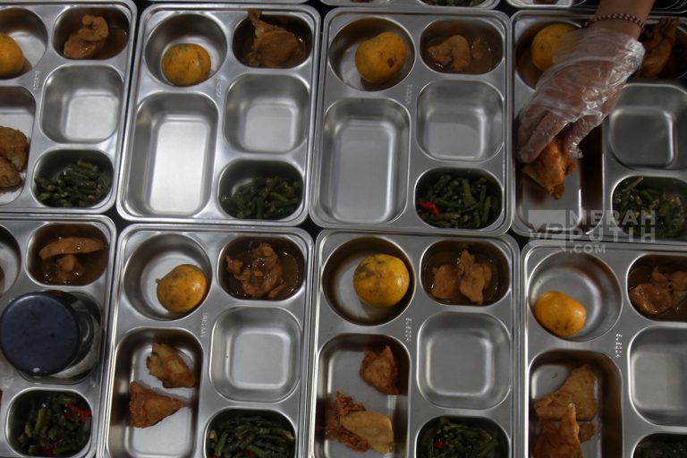 Evaluasi Mingguan Mutu Makanan untuk Standar Kualitas