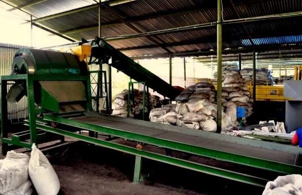 Alat Conveyor Pengolahan Sampah untuk Daur Ulang Modern alat conveyor pengolahan sampah