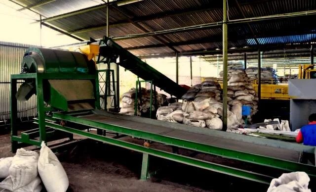 Alat Conveyor Pengolahan Sampah untuk Daur Ulang Modern alat conveyor pengolahan sampah