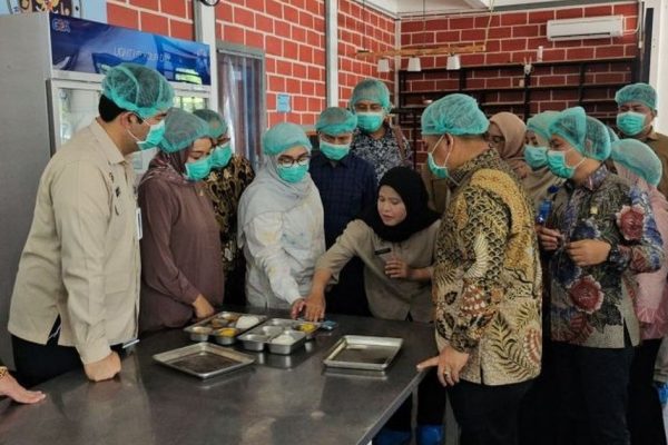 Penerapan Dapur Bersertifikat Halal Modern Terpadu Penerapan Dapur Bersertifikat Halal Modern Terpadu