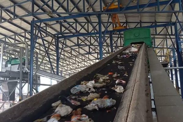 Mesin Pemilah Sampah Otomatis untuk Industri dan Lingkungan mesin pemilah sampah otomatis